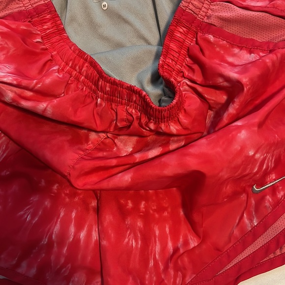 Nike Running Shorts with Drawstring - Picture 2 of 3